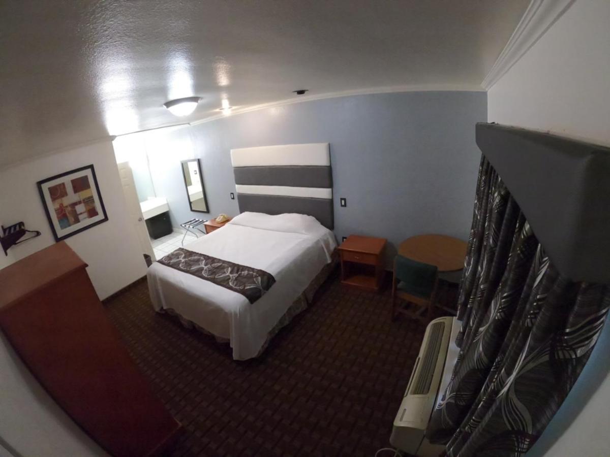 Hollywood Guest Motel 2*