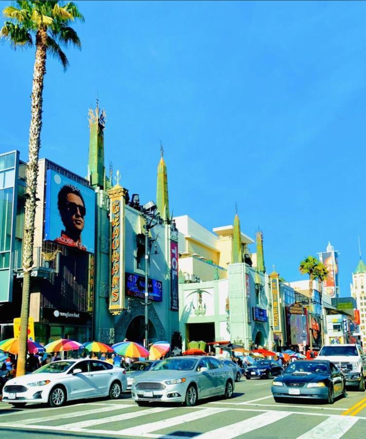 Motel Hollywood Guest