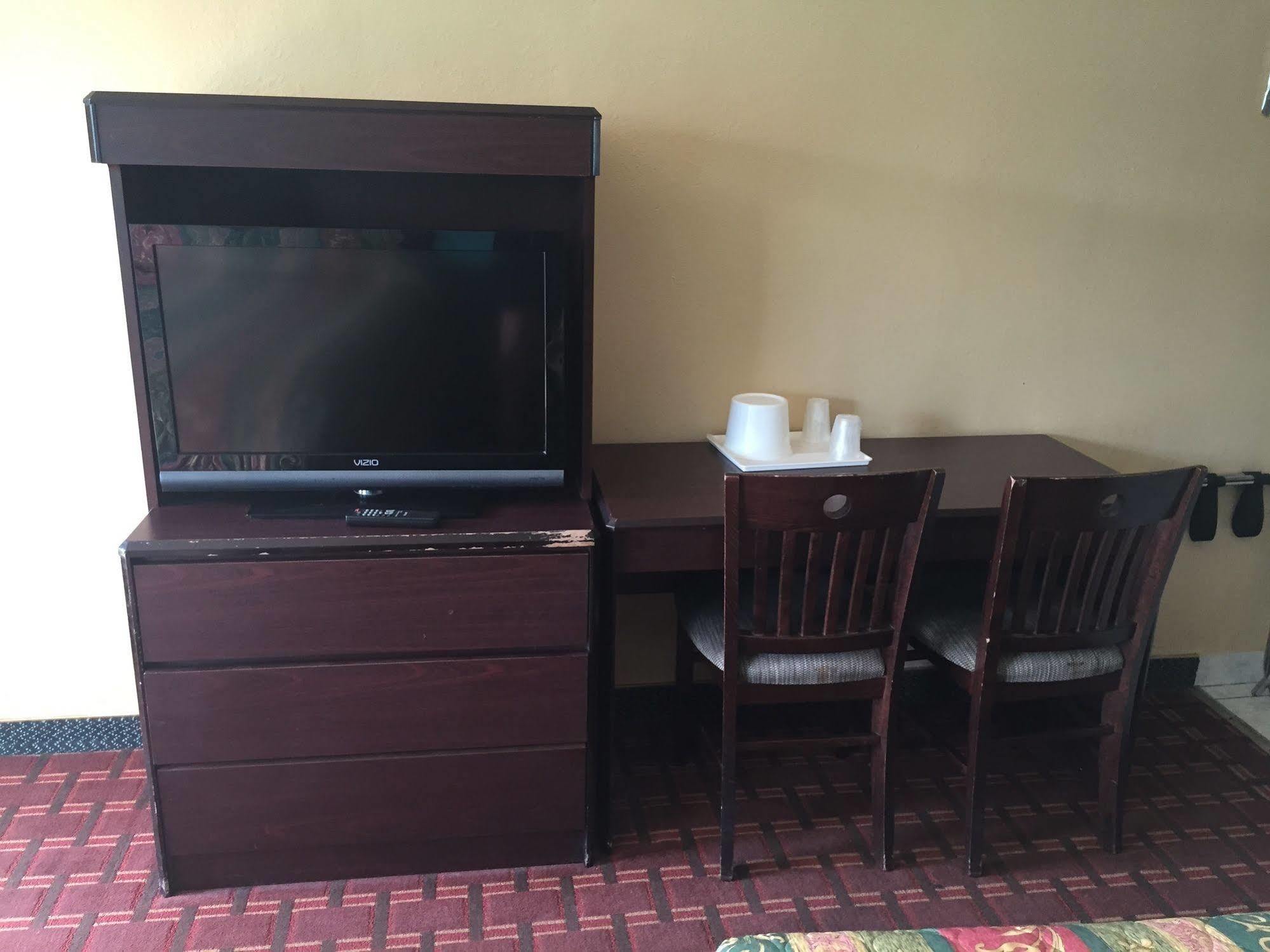 Hollywood Guest Motel 2*